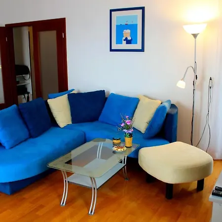Apartment Nina A2+1 Novi Vinodolski